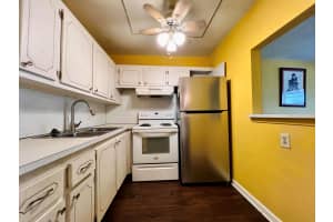 110 Berkshire E, West Palm Beach, FL 33417 - MLS#R11136301