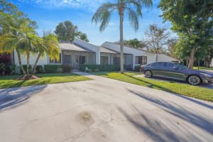 117 Sunshine Boulevard, Royal Palm Beach, FL 33411 - MLS#R11136305