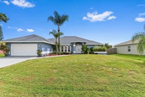 1014 SW Canary Terrace, Port Saint Lucie, FL 34953 - MLS#R11136403