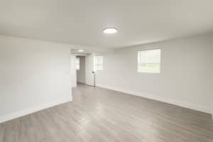 930 10th Court SW, Vero Beach, FL 32962 - MLS#R11136421