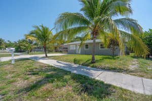 700 NW 2nd Way, Deerfield Beach, FL 33441 - MLS#R11136499