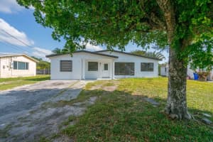 49 NE 6th Court, Deerfield Beach, FL 33441 - MLS#R11136505