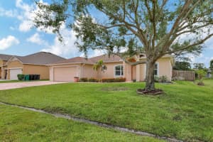 2426 SE Betty Road, Port Saint Lucie, FL 34952 - MLS#R11136526