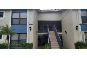 1523 Lake Crystal Drive E, West Palm Beach