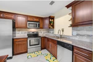 4330 Lucerne Villas Lane, Lake Worth, FL 33467 - MLS#R11136575