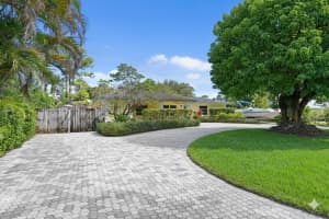 1192 Pineway Drive, Haverhill, FL 33417 Sold 12/05/25