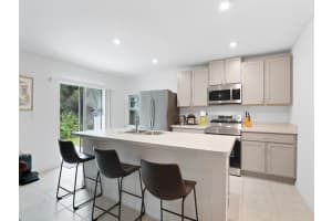 7976 105th Avenue W, Vero Beach, FL 32967 - MLS#R11136659