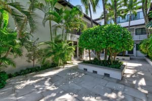 122 Peruvian Avenue 18, Palm Beach 122 Peruvian Avenue 18, Palm Beach