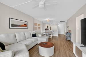 4 Royal Palm Way 3020, Boca Raton, FL 33432 - MLS#R11136696