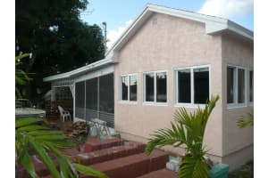 525 24th Avenue N, Lake Worth Beach, FL 33460 - MLS#R11136762