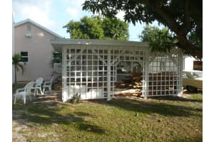 525 24th Avenue N, Lake Worth Beach, FL 33460 - MLS#R11136762