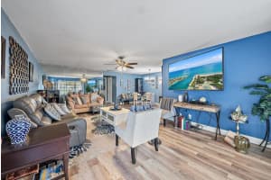 7374 E Oakridge Circle, Lake Worth, FL 33462 - MLS#R11136810