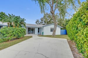 8600 Satalite Terrace, Lake Park, FL 33403 - MLS#R11136848