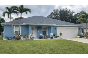 562 SE Majestic Terrace, Port Saint Lucie, FL 34983 - MLS#R11136897