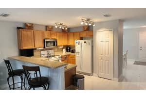 562 SE Majestic Terrace, Port Saint Lucie, FL 34983 - MLS#R11136897