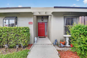 211 Meadows Drive, Boynton Beach, FL 33436 - MLS#R11136917