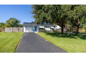 32 Dayton Road, Lake Worth, FL 33467 - MLS#R11136993