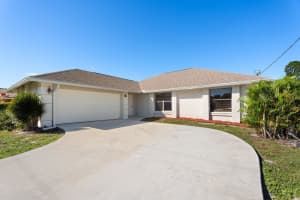 2268 Se Lucaya Street, Port Saint Lucie