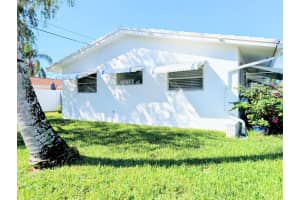 2700 NW 52nd Street, Tamarac, FL 33309 - MLS#R11137044