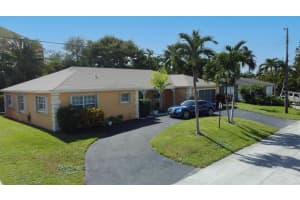 310 Wilma Circle, Riviera Beach, FL 33404 - MLS#R11137067