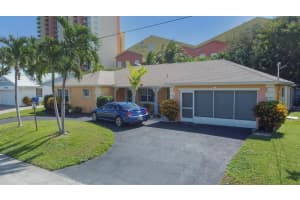 310 Wilma Circle, Riviera Beach, FL 33404 - MLS#R11137067