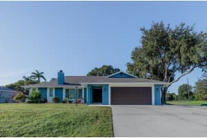 842 SE Streamlet Avenue, Port Saint Lucie, FL 34983 - MLS#R11137076