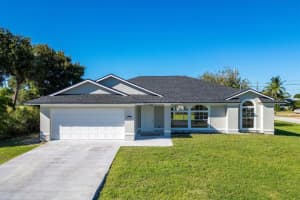 2399 SE Maslan Avenue, Port Saint Lucie, FL 34952 - MLS#R11137093