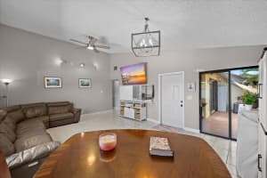 442 Springdale Circle, Palm Springs, FL 33461 - MLS#R11137103