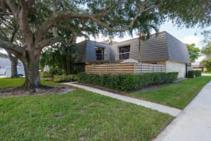 130 1st Terrace Palm Beach Gardens, FL 33418 - Off Market