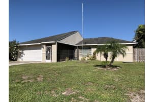 201 SE Walters Terrace, Port Saint Lucie, FL 34983 - MLS#R11137256