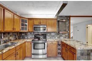 65 Lake Arbor Drive, Palm Springs, FL 33461 - MLS#R11137390