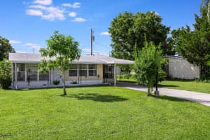 1461 5th Avenue, Vero Beach, FL 32960 - MLS#R11137436