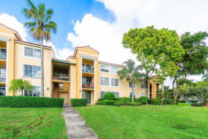 135 Yacht Club Way, Hypoluxo, FL 33462 - MLS#R11137459