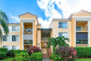 135 Yacht Club Way 204, Hypoluxo, FL 33462 - MLS#R11137459