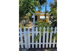 312 N L Street, Lake Worth Beach, FL 33460 - MLS#R11137468