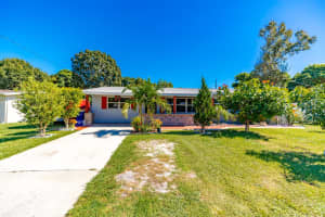 2512 S 13th Street, Fort Pierce, FL 34982 - MLS#R11137473