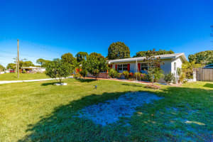 2512 13th Street, Fort Pierce, FL 34982 - MLS#R11137473