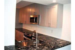 640 Tennis Club Drive 306, Fort Lauderdale, FL 33311 - MLS#R11137526