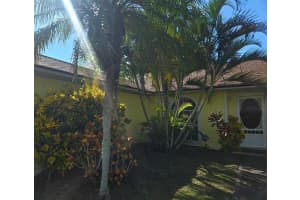 1835 18th Avenue SW, Vero Beach, FL 32962 - MLS#R11137610