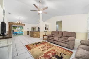 1835 18th Avenue SW, Vero Beach, FL 32962 - MLS#R11137610