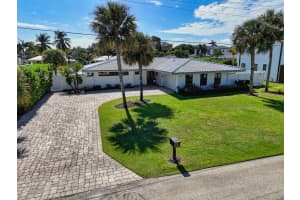 12 Leeward Circle, Tequesta, FL 33469 - MLS#R11137675