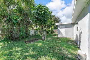 2860 NW 8th Place, Fort Lauderdale, FL 33311 - MLS#R11137733