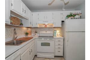 75 Royal Oak Court, Vero Beach, FL 32962 - MLS#R11137740