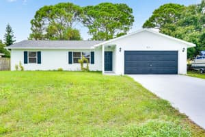 324 NW Hogan Street, Port Saint Lucie, FL 34983 - MLS#R11137834