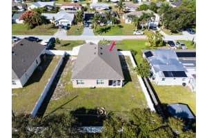 428 SE Fairchild Avenue, Port St Lucie, FL 34984 - MLS#R11137947
