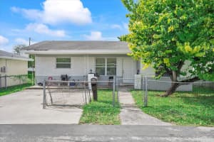 811 NW 5th Avenue, Hallandale Beach, FL 33009 - MLS#R11138242