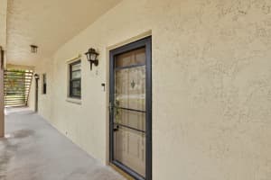 400 18th Street D-2, Vero Beach, FL 32960 - MLS#R11138274