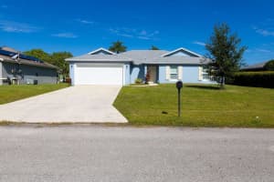 517 Ray Avenue, Port Saint Lucie, FL 34983 - MLS#R11138314