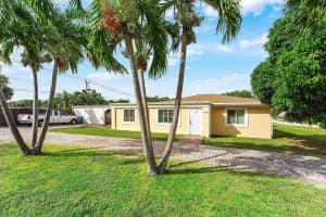305 SW 3rd Street, Boynton Beach, FL 33435 - MLS#R11138342