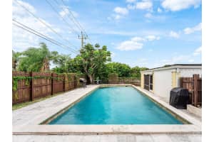 305 SW 3rd Street, Boynton Beach, FL 33435 - MLS#R11138342